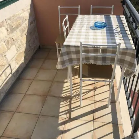 Borzic - One Bedroom With Terarce And Sea View